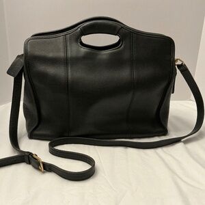 Vintage Coach Zip Top Shopper!